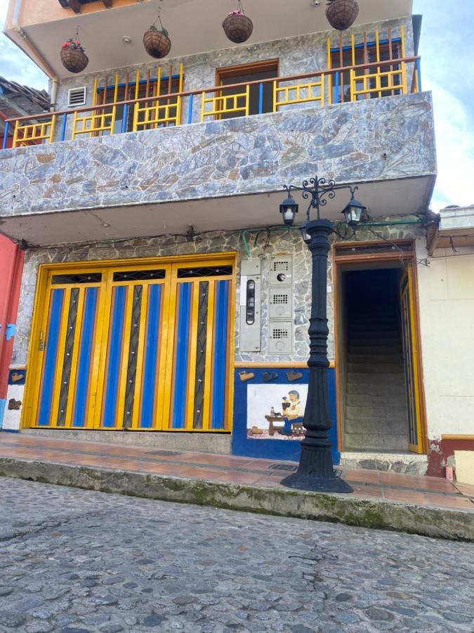 Casa Hotel Los Embalses Гуатапе Экстерьер фото